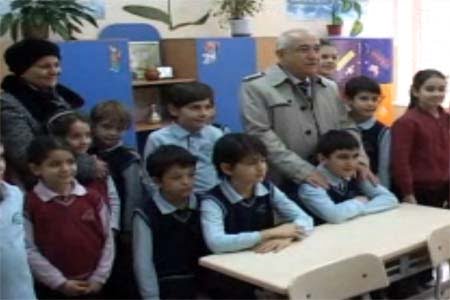 Parliament Speaker Cicek visits Turkish School in Kiev