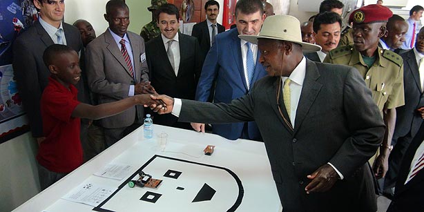 Uganda's President Yoweri Museveni meets with students of the newly opened Turkish school in Kampala on Wednesday. (Photo: Cihan)