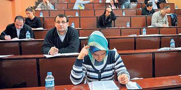 GÜVENDER rejected claims that teachers affiliated with its member institutions are involved in cheating scandal. (Photo: Today's Zaman)
