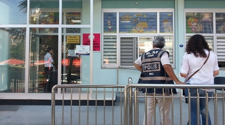 Police raided institutions belonging to Yamanlar Educational Institutions in Turkey’s western province İzmir, including a raid of a kindergarten, early Tuesday morning. The politically motivated raids involved officers combing through school and seizing computers in an effort to find “evidence.”